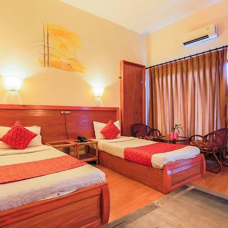 Central Palm Hotel Bharatpur  Dış mekan fotoğraf