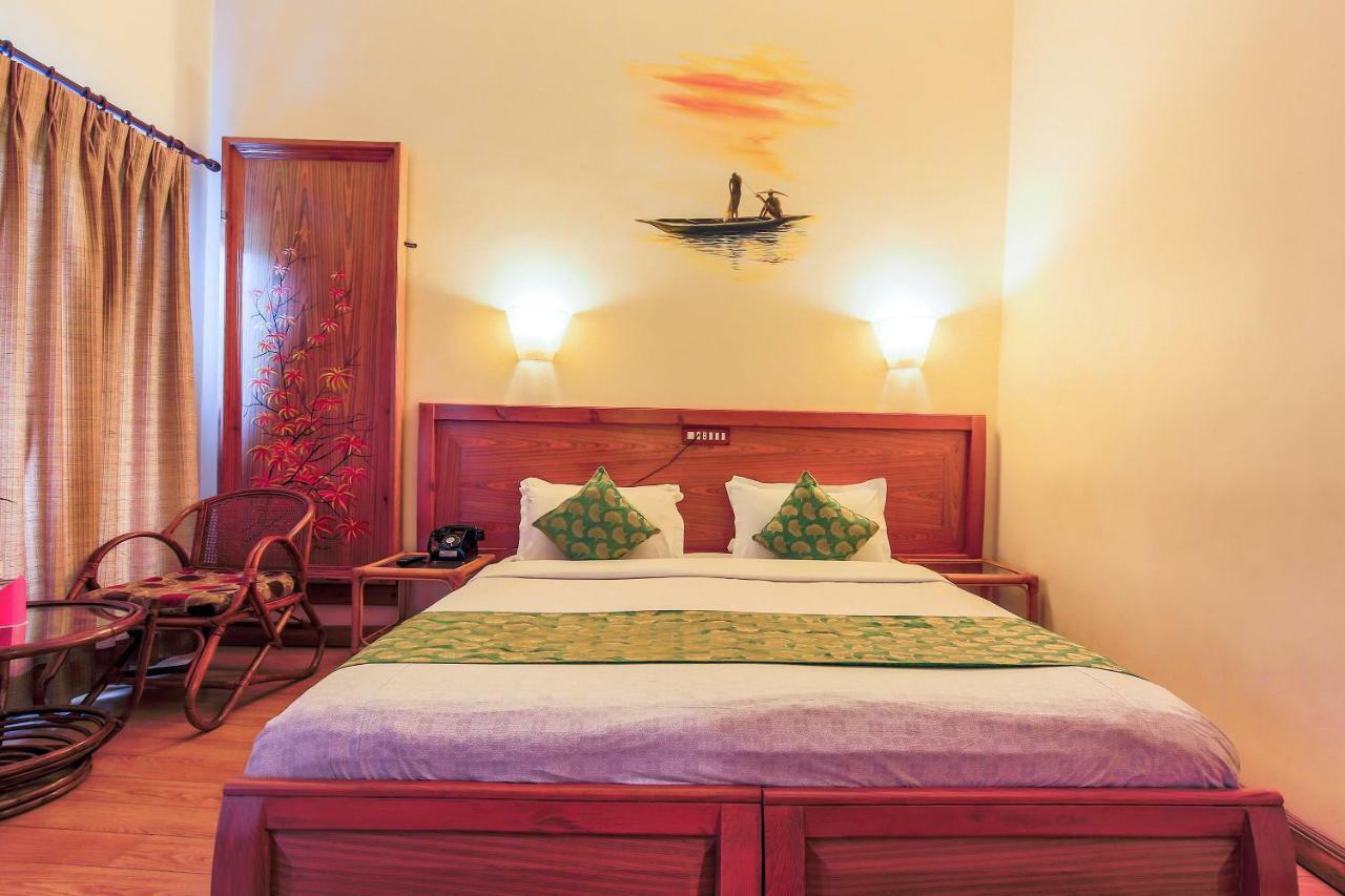 Central Palm Hotel Bharatpur  Dış mekan fotoğraf