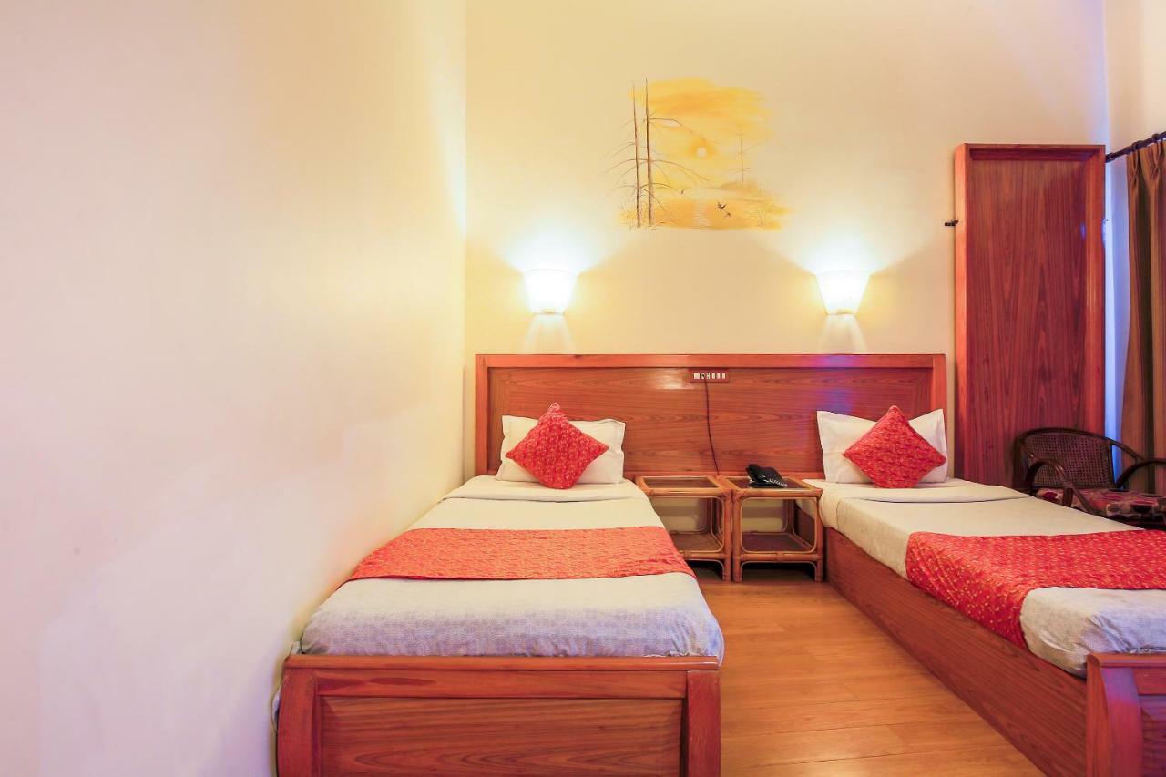 Central Palm Hotel Bharatpur  Dış mekan fotoğraf